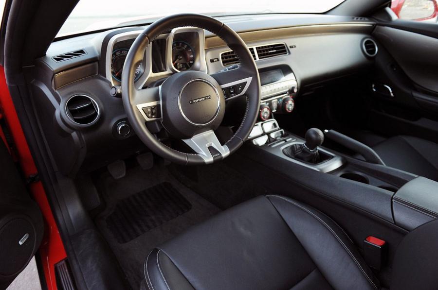  Chevrolet Camaro SS 2010 года  (фото 15 из 59)